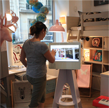 Connected and interactive Photo Booth, photo printer